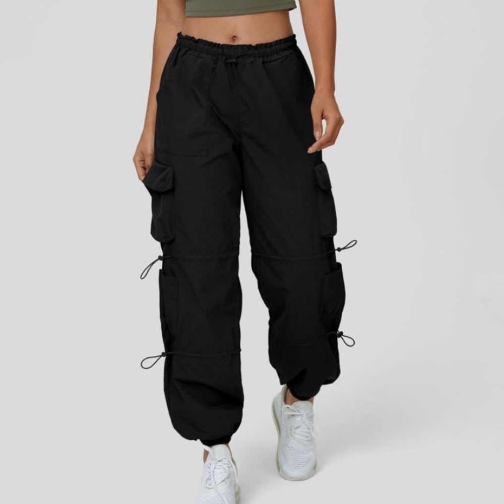 Mid Rise Drawstring Multi Pockets Cargo Joggers (medium 8/9) BRAND NEW